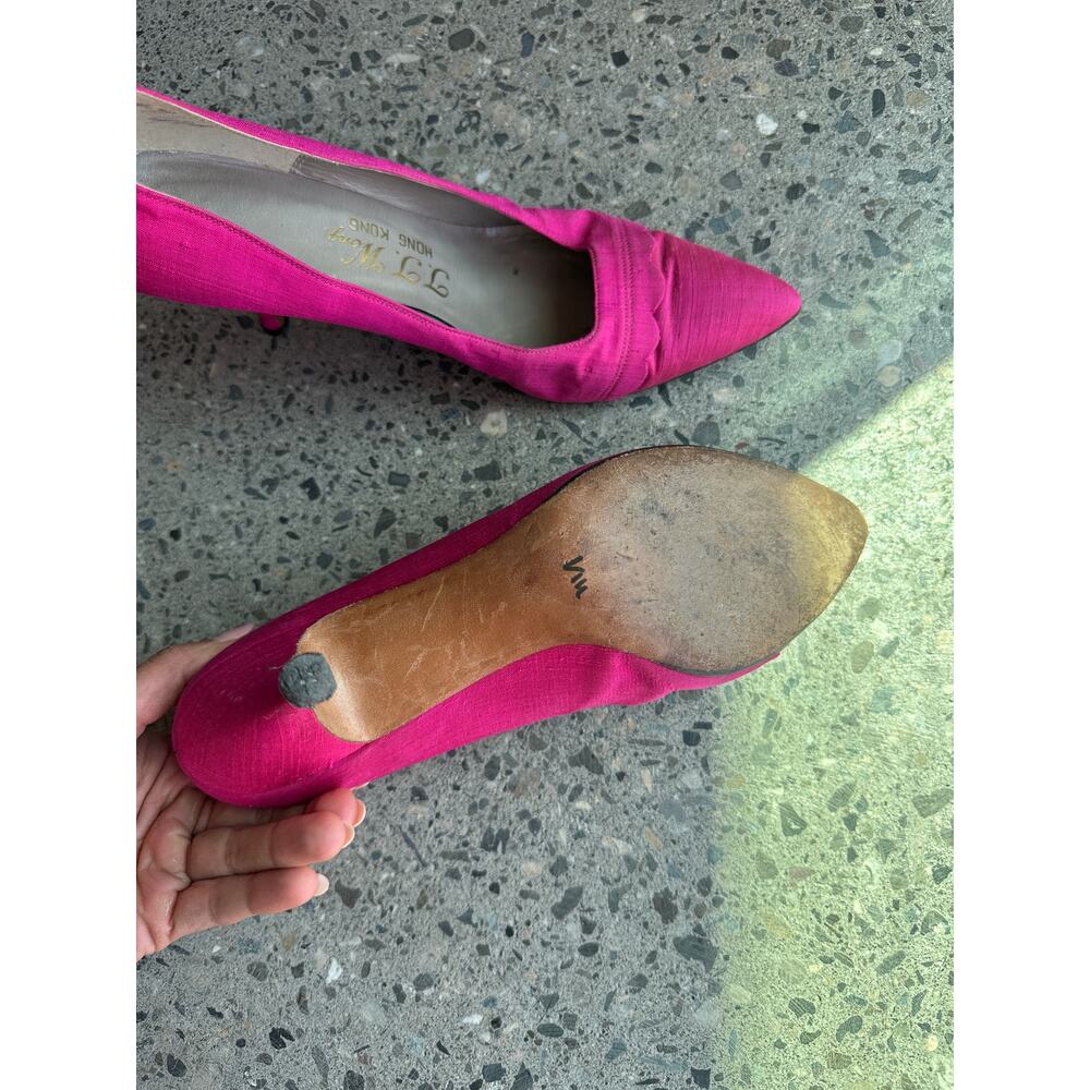 J.J Wong Hong Kong Women's 8 Heels  Hot Pink Silk Pointed Toe Pumps Vintage - Picture 2 of 4